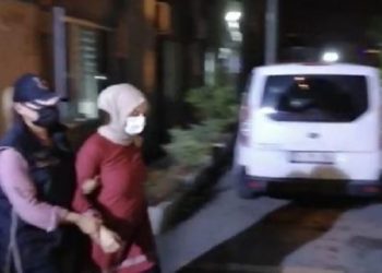 ‘Bir soyismi Gülen’ gözaltısı daha: Terör ve istihbarat polisleri 28 yaşındaki kadın için seferber oldu!