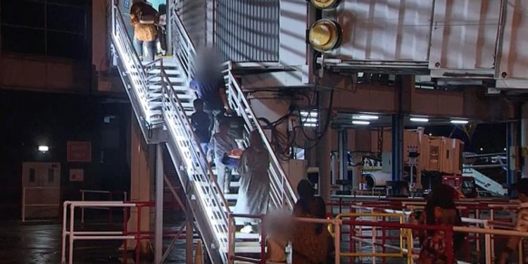 İngiliz birlikler için çalışan Afganlar, Taliban’dan kaçıp Birleşik Krallık’a yerleşiyor