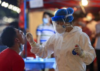 Çin’de delta varyantı vakaları arttı; en az 30 devlet memurunun görevine son verildi