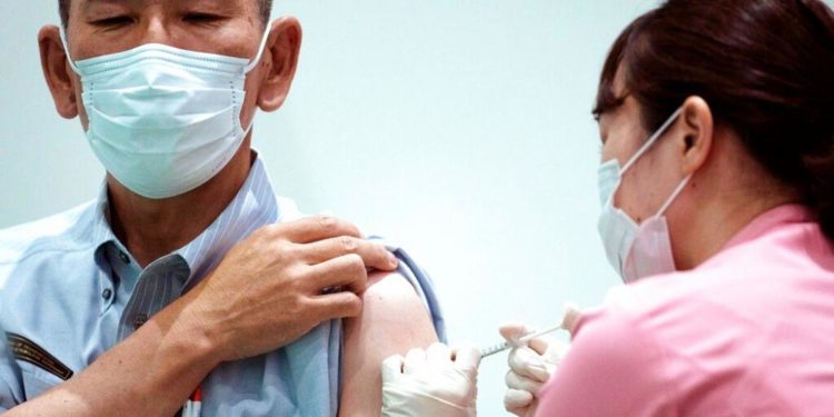 Japonya: Askıya alınan Moderna aşısını yaptıran 2 kişi hayatını kaybetti