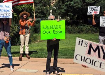 ABD: Maske ve aşı karşıtı kampanyalar düzenleyen adam Covid-19 sebebiyle yoğun bakıma alındı