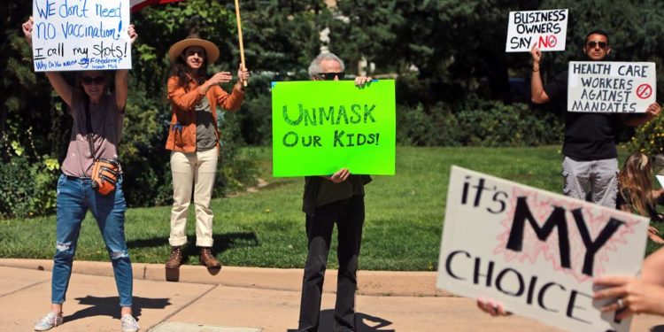 ABD: Maske ve aşı karşıtı kampanyalar düzenleyen adam Covid-19 sebebiyle yoğun bakıma alındı