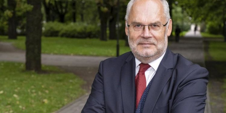 Estonya’da cumhurbaşkanlığı seçimi için tek aday müze müdürü Alar Karis