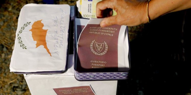 Kıbrıs Rum Yönetimi’nden KKTC’li siyasilere pasaport iptal yaptırımı