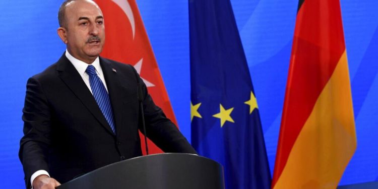 Çavuşoğlu: Türkiye ilave bir mülteci krizini kaldıramaz, Avrupa dahil herkes bundan etkilenir