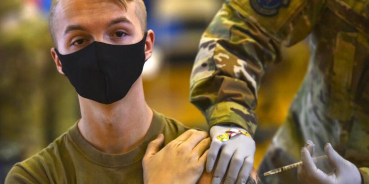 Amerikan ordusunda FDA’dan ‘tam onay’ alan Pfizer-BioNTech aşısını yaptırmak zorunlu olacak