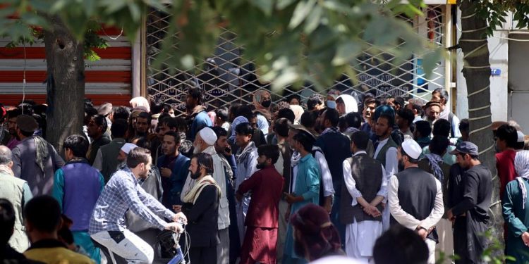 Taliban, Kabil Havaalanı etrafında konuşlanan militanlarının sayısını artırdı