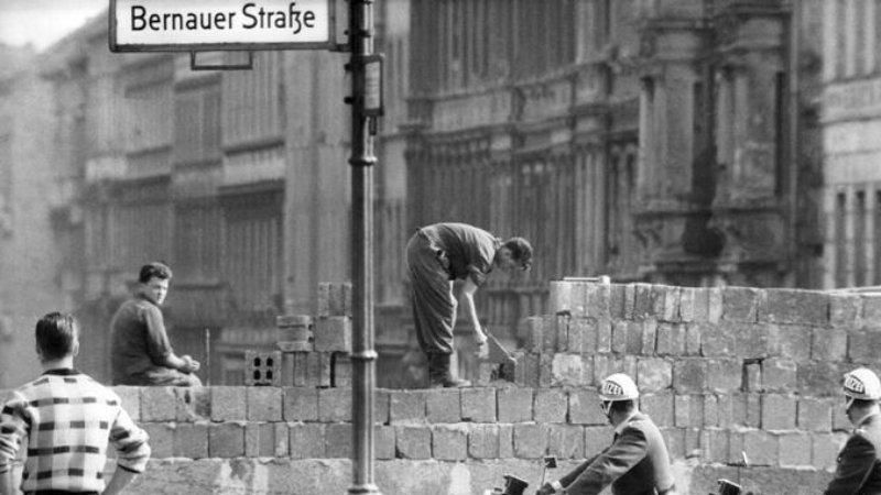 13 Ağustos 1961: Berlin Duvarı ile bir şehir tecrit edildi