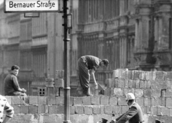 13 Ağustos 1961: Berlin Duvarı ile bir şehir tecrit edildi