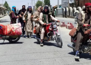 Afgan hükümet güçlerinin Taliban'a karşı kontrolü kaybettiği vilayet merkezi sayısı 15'e yükseldi