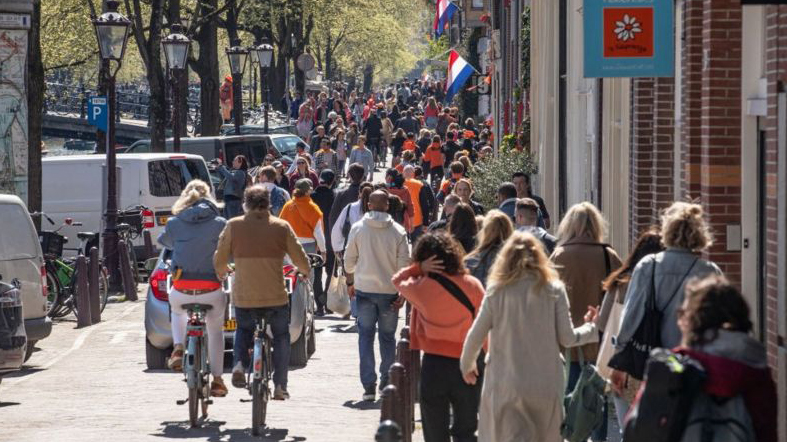 Hollanda Covid-19 tedbirlerini tamamen kaldırmaya hazırlanıyor