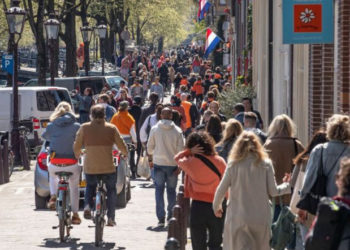 Hollanda Covid-19 tedbirlerini tamamen kaldırmaya hazırlanıyor