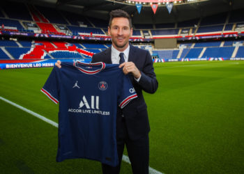 PSG'ye transfer olan Messi'nin formaları ilk 24 saatte 832 bin adet sattı