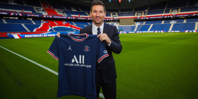 PSG'ye transfer olan Messi'nin formaları ilk 24 saatte 832 bin adet sattı