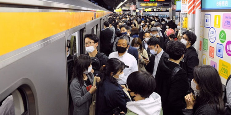 2020 Olimpiyatları'nın açılışının ikinci haftasında Tokyo'da en yüksek günlük Kovid-19 vakası tespit edildi