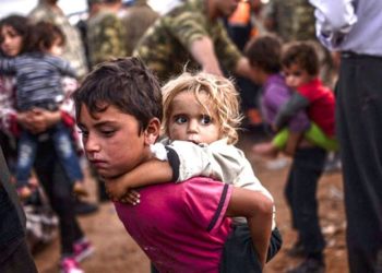 215 aydın açıklama yaptı: Sığınmacılık insan hakları sorunudur!