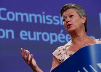 AB, eleştirilerin odağı olan ‘güvenlik taraması’ önerisini Afganlar için raftan indiriyor