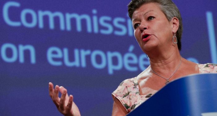 AB, eleştirilerin odağı olan ‘güvenlik taraması’ önerisini Afganlar için raftan indiriyor