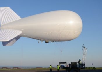 AB mülteci geçişini önlemek için Yunanistan sınırında Zeplin uçuruyor