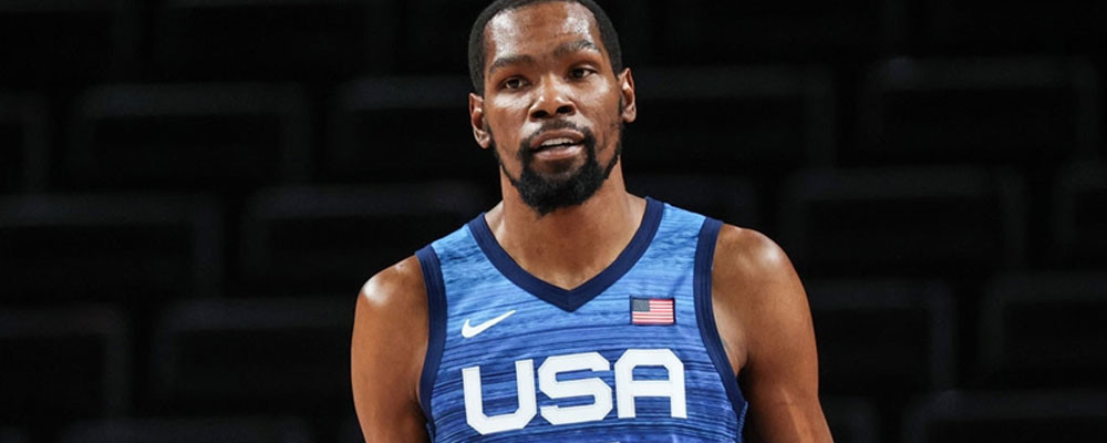 ABD Milli Takımı'nın yıldız basketbolcusu Kevin Durant, Tokyo 2020'de tarihe geçti