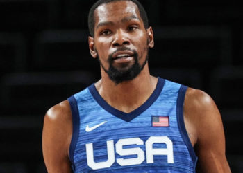 ABD Milli Takımı'nın yıldız basketbolcusu Kevin Durant, Tokyo 2020'de tarihe geçti