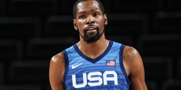ABD Milli Takımı'nın yıldız basketbolcusu Kevin Durant, Tokyo 2020'de tarihe geçti