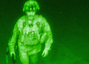 ABD Savunma Bakanlığı paylaştı; Afganistan'dan ayrılan son ABD askerinin görüntüsü