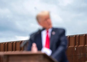 ABD'de Yüksek Mahkeme, Biden'ın Trump döneminde yürürlüğe sokulan "Meksika'da kal" politikasını kaldırmasını önledi