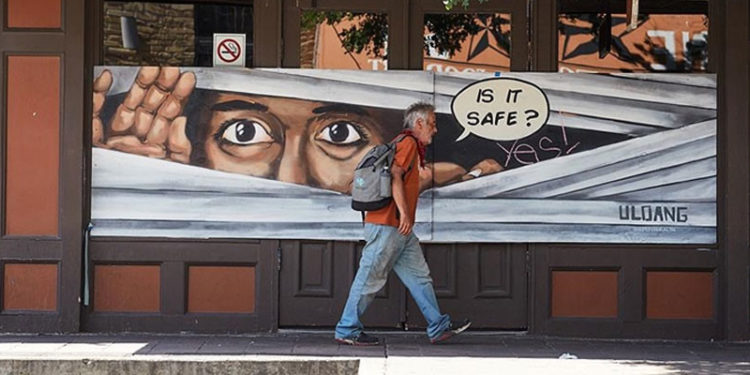 ABD'de maske düzenlemelerini yasaklayan Texas Valisi Kovid-19'a yakalandı