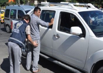 AYM’den emsal karar: Polislerin zorla üst arama yapması hak ihlali