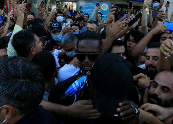 Adana Demirspor'un yıldızı Balotelli, Adana'ya geldi