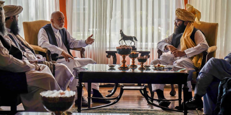 Afgan siyasiler, Kabil'de üst düzey Taliban liderleriyle görüştü