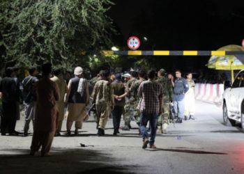 Afganistan Savunma Bakanı'nın evine bombalı saldırı