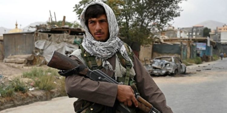 "Afganistan'da LGBTİ+ bireyler tehdit altında"; ülkeden kaçmaya çalışan eşcinsel birey, Taliban tarafından hedef alındı