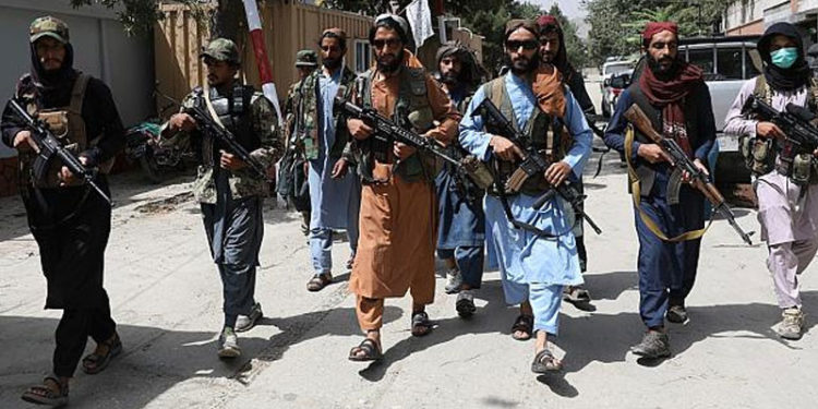 Afganistan'da bağımsızlık günü kutlamalarına kan bulaştı; ölü ve yaralılar var