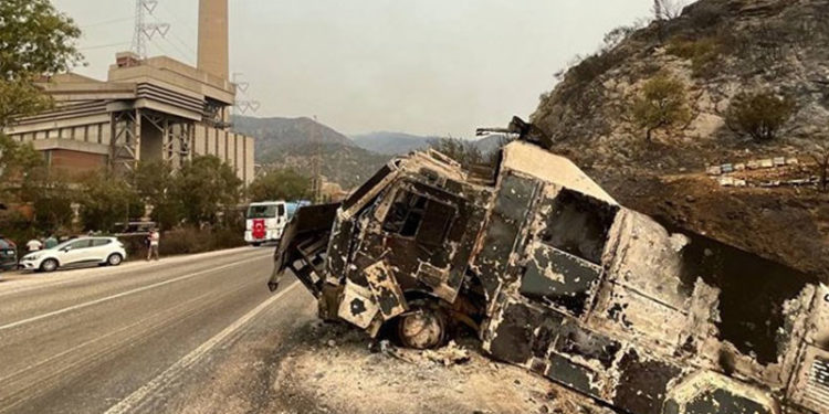 Alevlere teslim olan Kemerköy Termik Santrali bölgesi görüntülendi