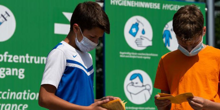 Almanya'da 12-17 yaşa aşı için onay