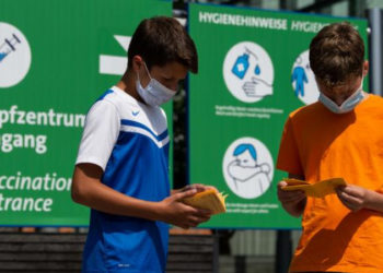 Almanya'da 12-17 yaşa aşı için onay