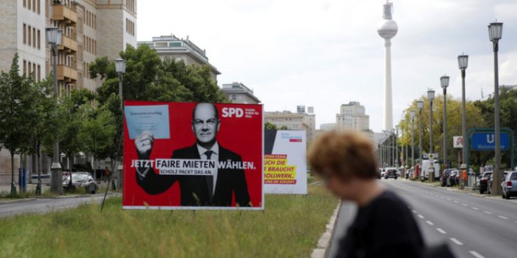 Almanya'da Sosyal Demokratlar, 15 sene sonra ilk kez muhafazakar bloğun önüne geçti