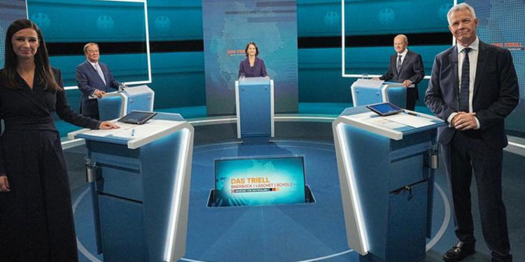 Almanya'da üç siyasi partinin adayı televizyonda karşı karşıya geldi
