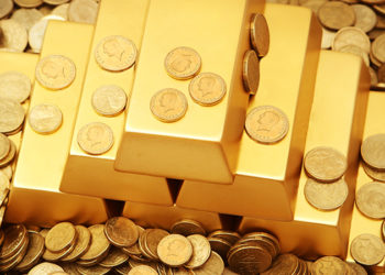 Altın dünyada ve Türkiye'de haftaya düşüşle başladı