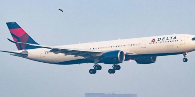 Amerikan havayolu şirketi Delta, aşı yaptırmayan çalışanlarından ayda 200 dolar alacak