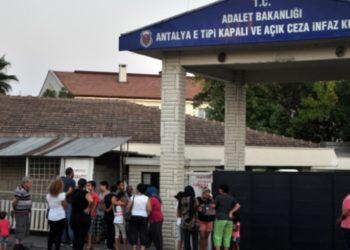 Antalya Cezaevi’nde bir mahkûm kalp krizinden vefat etti