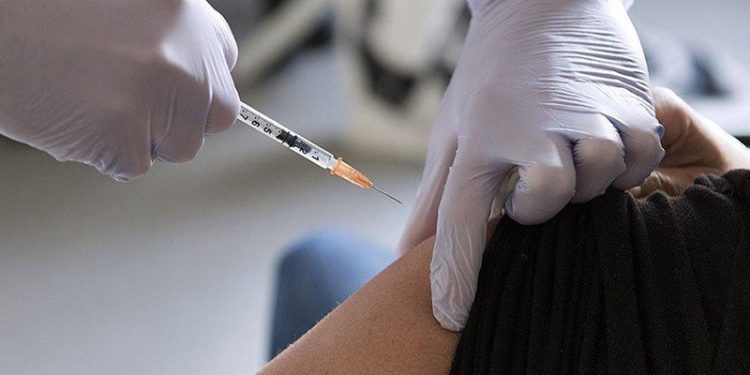 Araştırma: Aşıların etkisi 3 ay içinde azalmaya başlıyor, doğal bağışıklık daha iyi