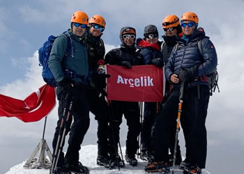 Arçelik yöneticileri, iklim değişikliği ve sürdürülebilirlik alanlarında farkındalık  için Ağrı Dağı'na tırmandı