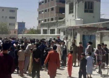 Asvaka News: Uçağa tutunarak ülkeden kaçmaya çalışan üç Afgan düşerek öldü