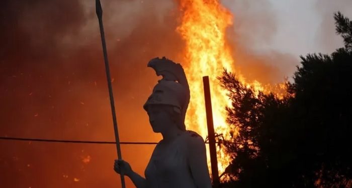 Atina’da orman yangını: Halka ‘evden çıkmayın çağrısı’ yapıldı