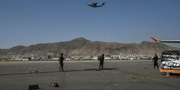 Avustralya Başbakanı: Hamid Karzai Uluslararası Havalimanı dışındaki vatandaşlarımıza yardımcı olamıyoruz