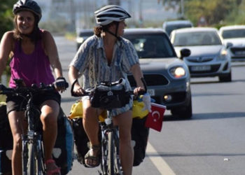 Avusturya’dan bisiklete yola çıkan 3 kadın bir ayda Türkiye'ye ulaştı