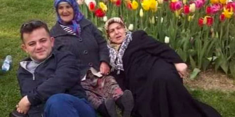 Aşı olmamışlardı; aynı aileden 3 kişi Koronavirüs nedeniyle yaşamını yitirdi
